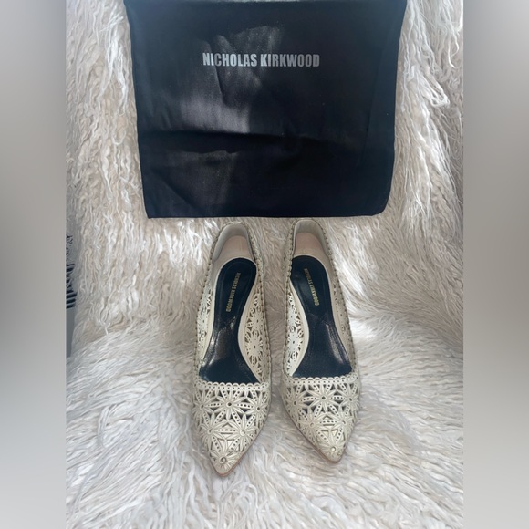 Nicholas Kirkwood White leather cutout pumps - Picture 1 of 3